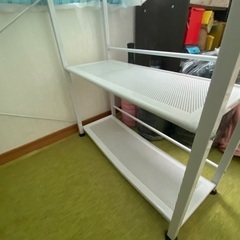 棚付きデスクの画像