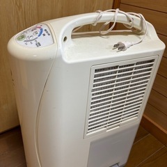 コロナ 除湿機 2016製の画像