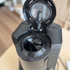 沸騰浄水コーヒーメーカー（ミルつきマイコン自動タイプ）の画像