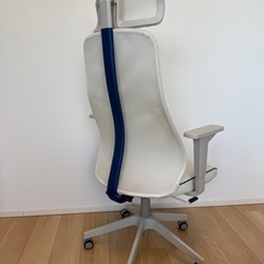 IKEAの昇降式デスクチェア・ゲーミングチェア（MATCHSPEL）お譲りします！の画像