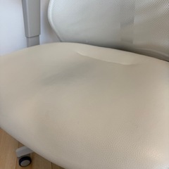 IKEAの昇降式デスクチェア・ゲーミングチェア（MATCHSPEL）お譲りします！の画像