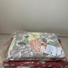 シングル敷布団、掛け布団、毛布2枚の画像
