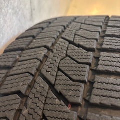 【本日最終】ヴォクシー　205／60／16  　　　4本セット！スタッドレス　アルミ付！の画像