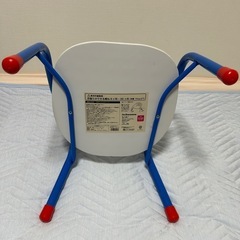 ドラえもんの子供用イスの画像