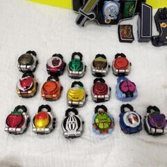 仮面ライダー鎧武 (ガイム)　変身ベルトや剣、ロックシードなどの画像
