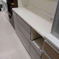  【ドリーム尾浜店】4枚扉オープンボード　ニトリ　WH/SV　※コンセント変色　※めくれ、キズあり　※レール不具合あり　高さ(H)201cm× 幅(W)149.5cm× 奥行(D)50.5cmの画像