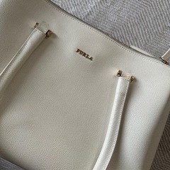 白　バックの画像