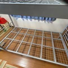 パイプ二段ベッドの画像