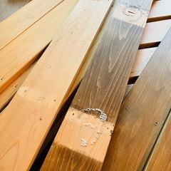 解体した桧すのこの画像
