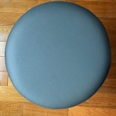 スツール 昇降式 回転 Posta ポスタ 丸型スツール 円形 丸い 椅子 チェア KNC-K101 合成皮革 リビングスツール 宮武製作所 おしゃれ 高さ調節 背無し シンプルの画像