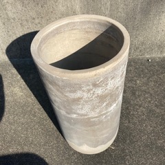 無料　鉢　セメント　ガーデニング　高さ約30cm 外径約16cmの画像