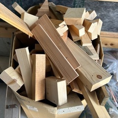 木材　端材  焚き火　薪の画像
