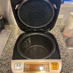 【2015年製】象印 マイコン炊飯ジャー NL-BS05 3合炊き 黒厚釜の画像
