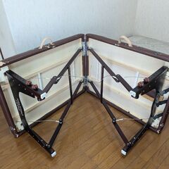 アロマサロン用のベッド　折りたたみ式の画像