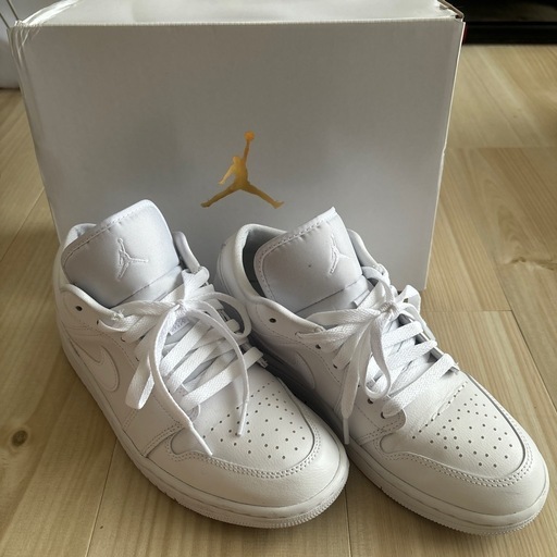 NIKEスニーカー　エアジョーダン1LOW