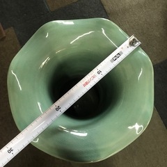 韓国 高麗青磁 海光窯 雲飛鶴紋象嵌網目透彫耳付大花瓶の画像