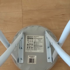 椅子 ベージュ 折りたたみ　の画像