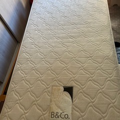 ベッドマットレスの画像
