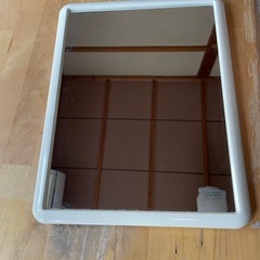 壁にかける鏡の画像