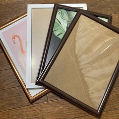 額縁　100均　A3.B4.A4
の画像