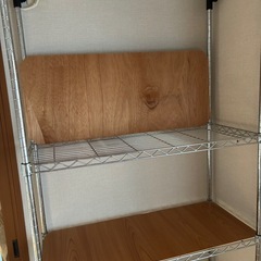 突っ張りスチールラックの画像