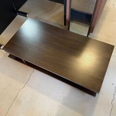 🔥🔥店頭受け取り限定で、無料！🔥🔥モダン ローテーブル ダークブラウン 棚付き 幅120cm コーヒーテーブル センターテーブル 中古収納家具の画像