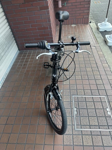 20インチ　軽量アルミフレーム　外装7段変速　フェンダー付き折り畳み自転車　カスタム　ブラック
