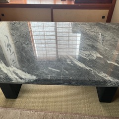 大理石のテーブルの画像