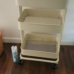 IKEA ワゴン ￥2800の画像