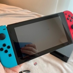 Nintendo Switch本体＋microSD＋ケース の画像