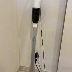 洗濯機、冷蔵後、電子レンジ、掃除機、壊れたモニターの画像