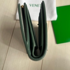 現行NFC 
ボッテガカセット財布の画像