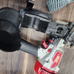 【中古】MAX マックス 常圧 コイルネイラ CN-545R アスファルトシングル施工 シージングボード止め エア釘打機【ハンズクラフト熊本けやき通り店】【店頭取引限定】の画像