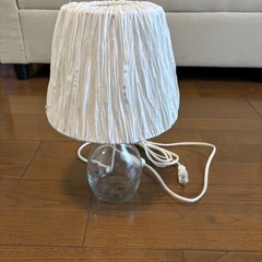 IKEA ランプ　白シェードの画像