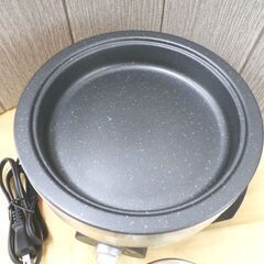 美品 マルチクッカー EMG-240 efeel アイリスオーヤマ 電気グリル鍋 丸型 レッド 西岡店の画像