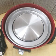 美品 マルチクッカー EMG-240 efeel アイリスオーヤマ 電気グリル鍋 丸型 レッド 西岡店の画像