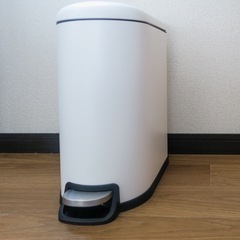 ニトリペダル式ゴミ箱の画像