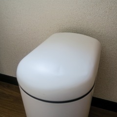 ニトリペダル式ゴミ箱の画像