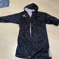adidasの画像