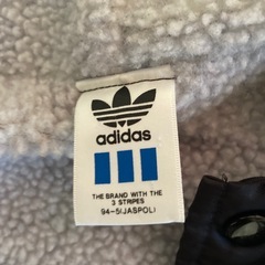 adidasの画像