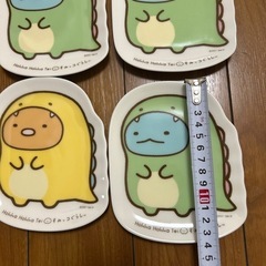 取引中！非売品【新品未使用✨】すみっコぐらし　お皿４枚＋タンブラーの画像