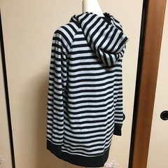 フード付きトレーナーの画像