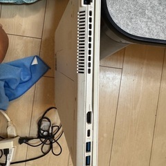 ノートパソコン富士通提供FMVA42B2Wの画像