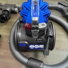 Dyson ダイソン 掃除機 サイクロン式掃除機 サイクロン DC26の画像