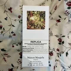 Maison Margiela REPLICA Under the Lemon Treesの画像