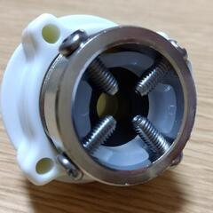 新品未使用　洗濯用　ニップル　ジョイント　４つネジ　給水ホースの画像