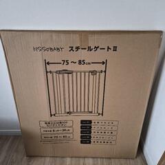 新品未使用　スチールベビーゲートの画像