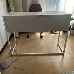 Abroad デスクの画像