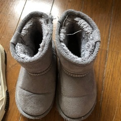 子供用シューズ、サイズいろいろ5足セットの画像
