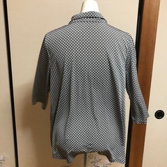 M グレー　ドット　七分袖　ブラウスの画像